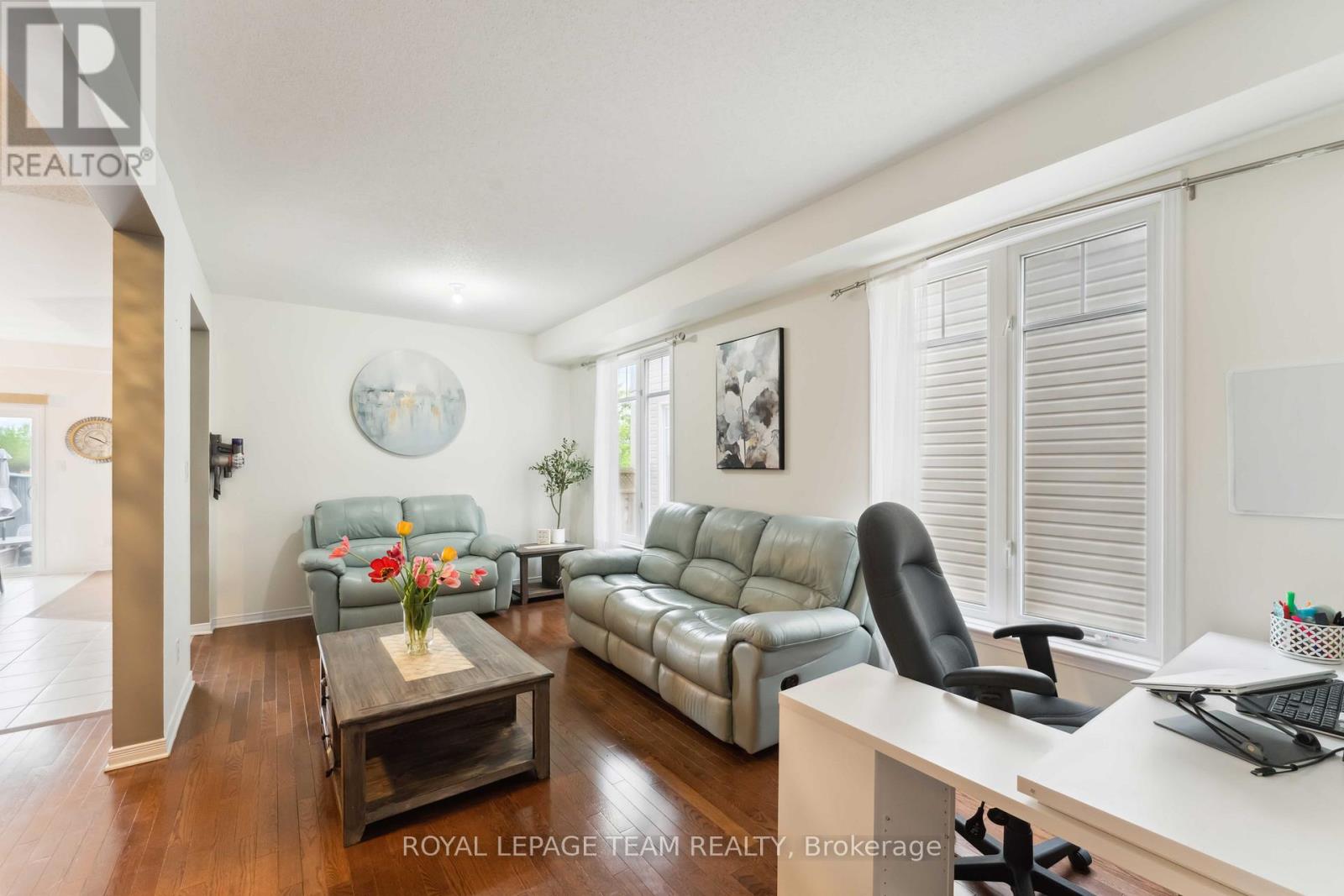 52 Tapadero Avenue, Ottawa, Ontario  K2V 0E1 - Photo 6 - X12300404