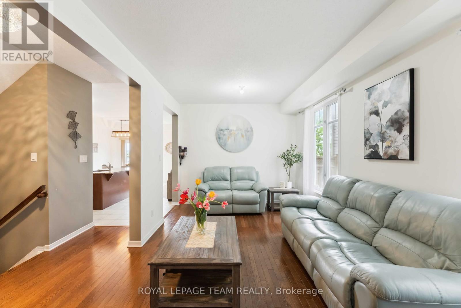 52 Tapadero Avenue, Ottawa, Ontario  K2V 0E1 - Photo 7 - X12300404