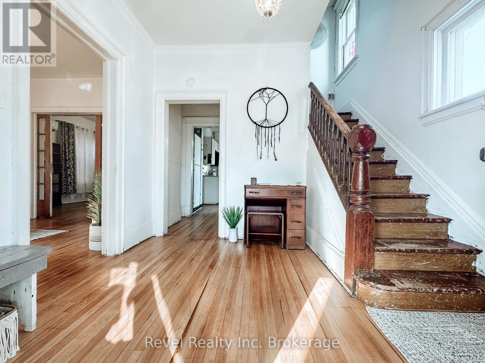 Property at 551 FIRST AVENUE E image 3