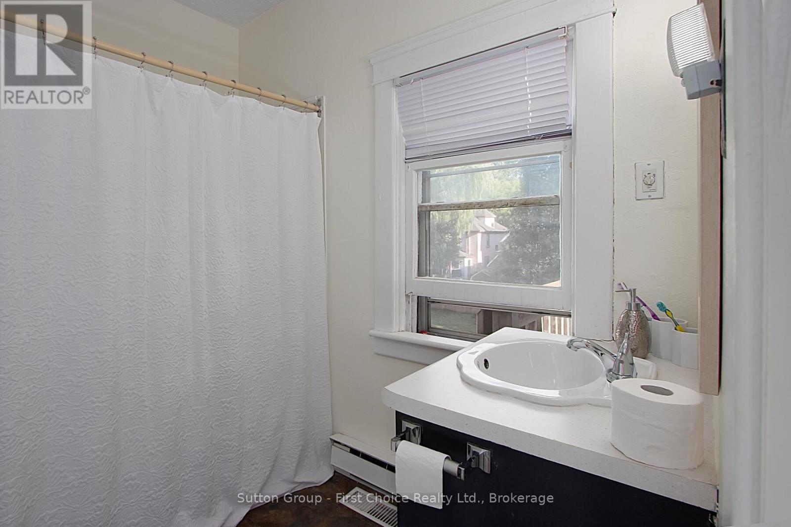 29 Grange Street, Stratford, Ontario  N5A 3P7 - Photo 30 - X12300482