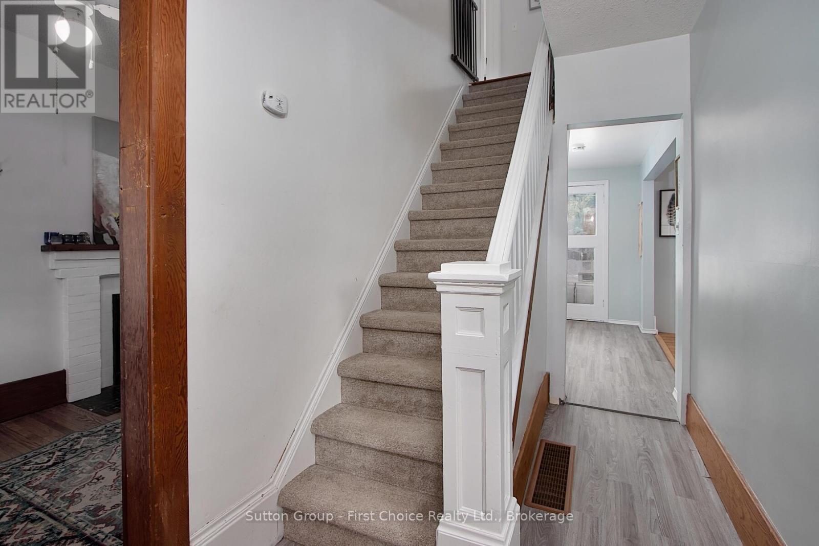 29 Grange Street, Stratford, Ontario  N5A 3P7 - Photo 8 - X12300482