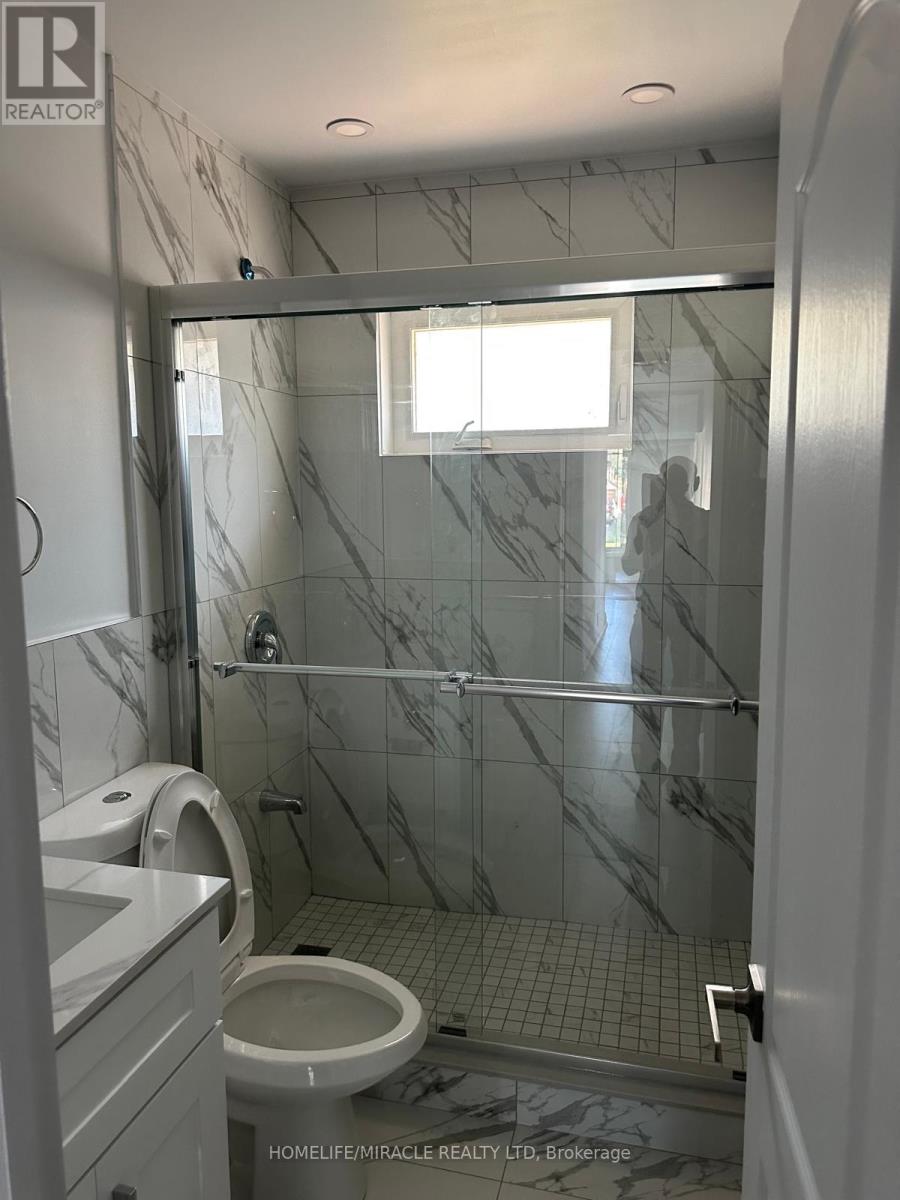 237 Taysham Crescent, Toronto, Ontario  M9V 1X8 - Photo 6 - W11916381