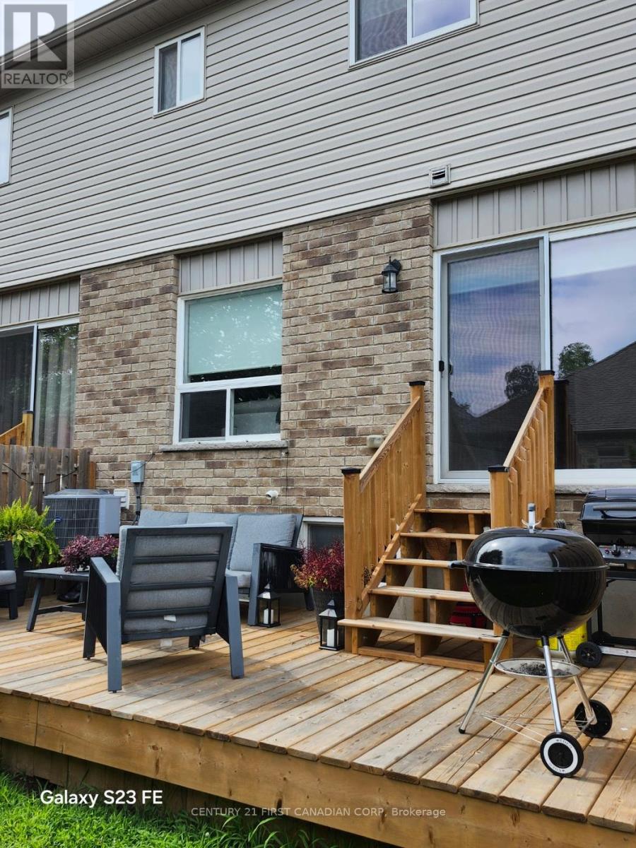 Property at 45 - 1220 RIVERBEND ROAD image 3