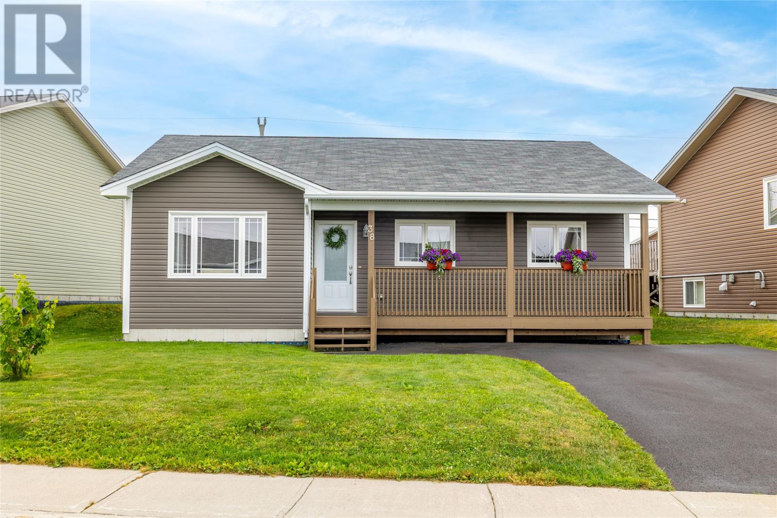 Property at 38 Finlaystone Drive image 1