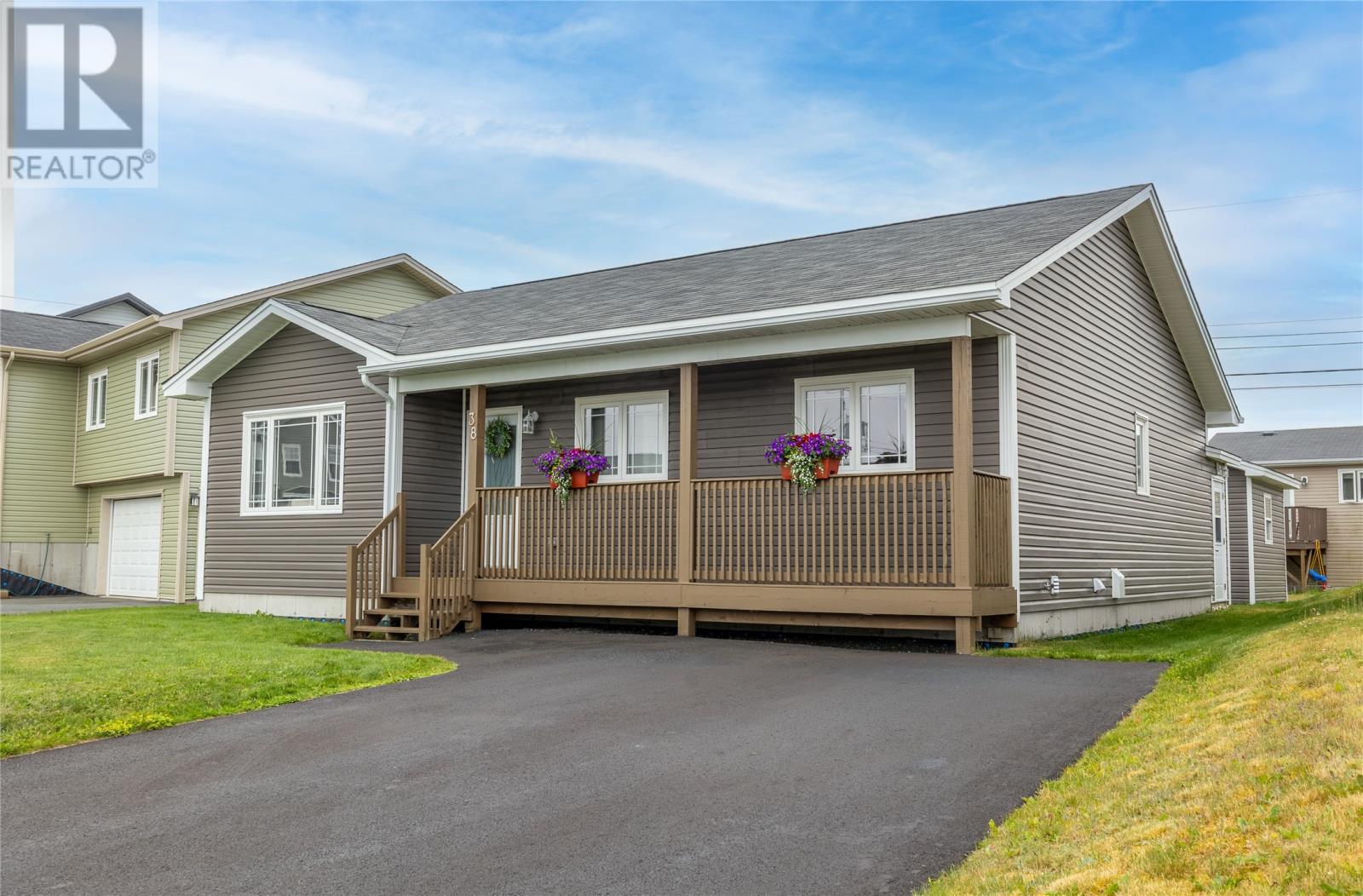 Property at 38 Finlaystone Drive image 2