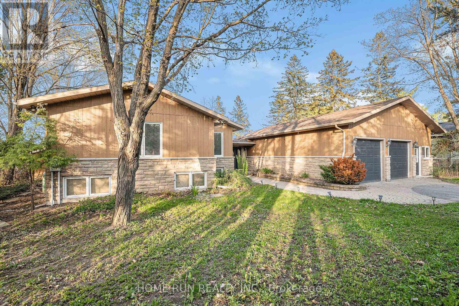 2840 Barlow Crescent, Ottawa, Ontario  K0A 1T0 - Photo 2 - X12300494