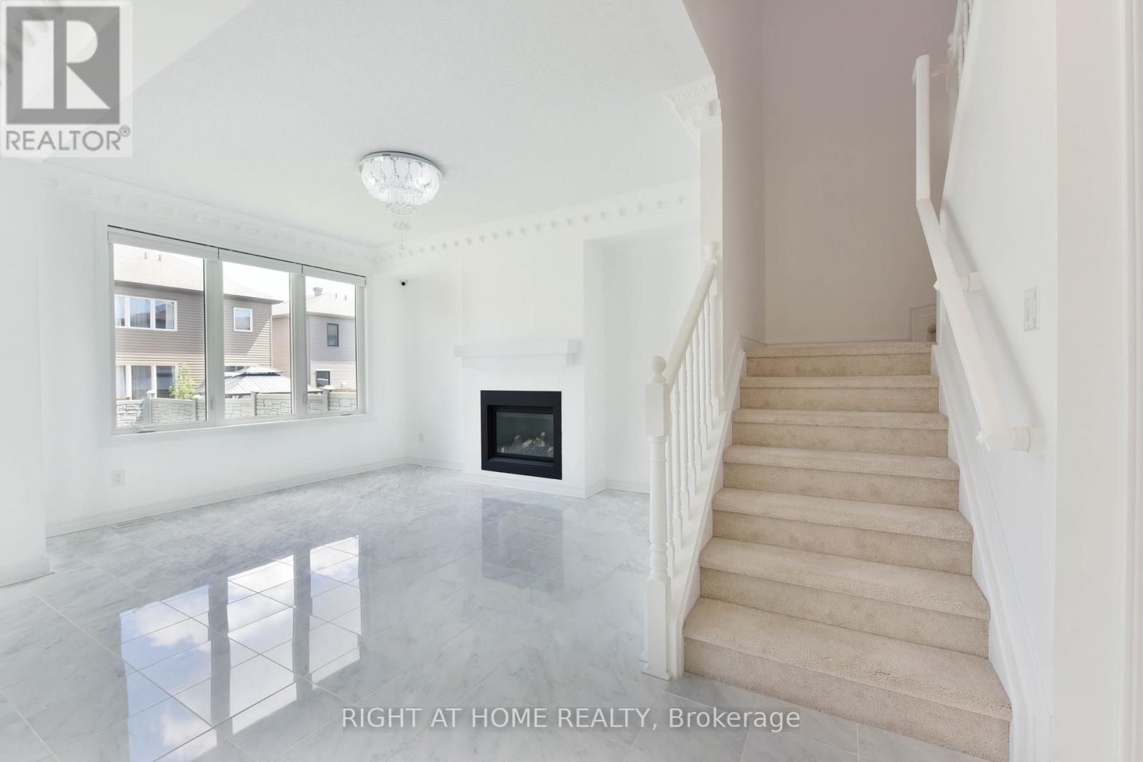 107 Westover Crescent, Ottawa, Ontario  K2T 0K6 - Photo 11 - X12300519