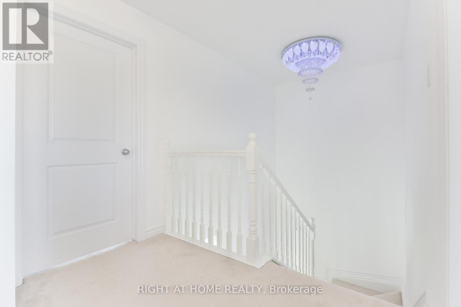 107 Westover Crescent, Ottawa, Ontario  K2T 0K6 - Photo 12 - X12300519
