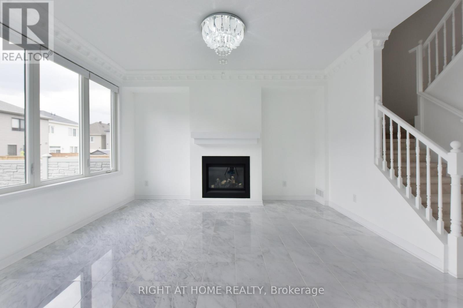 107 Westover Crescent, Ottawa, Ontario  K2T 0K6 - Photo 7 - X12300519