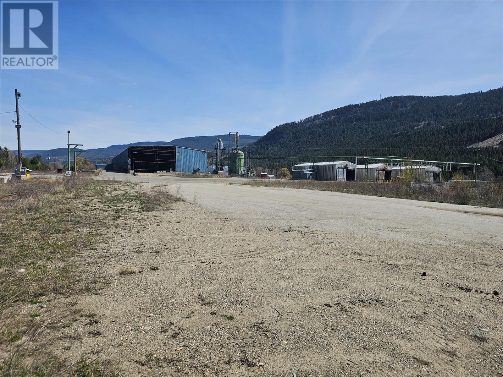 411 Cedarholm Road, Vavenby, British Columbia