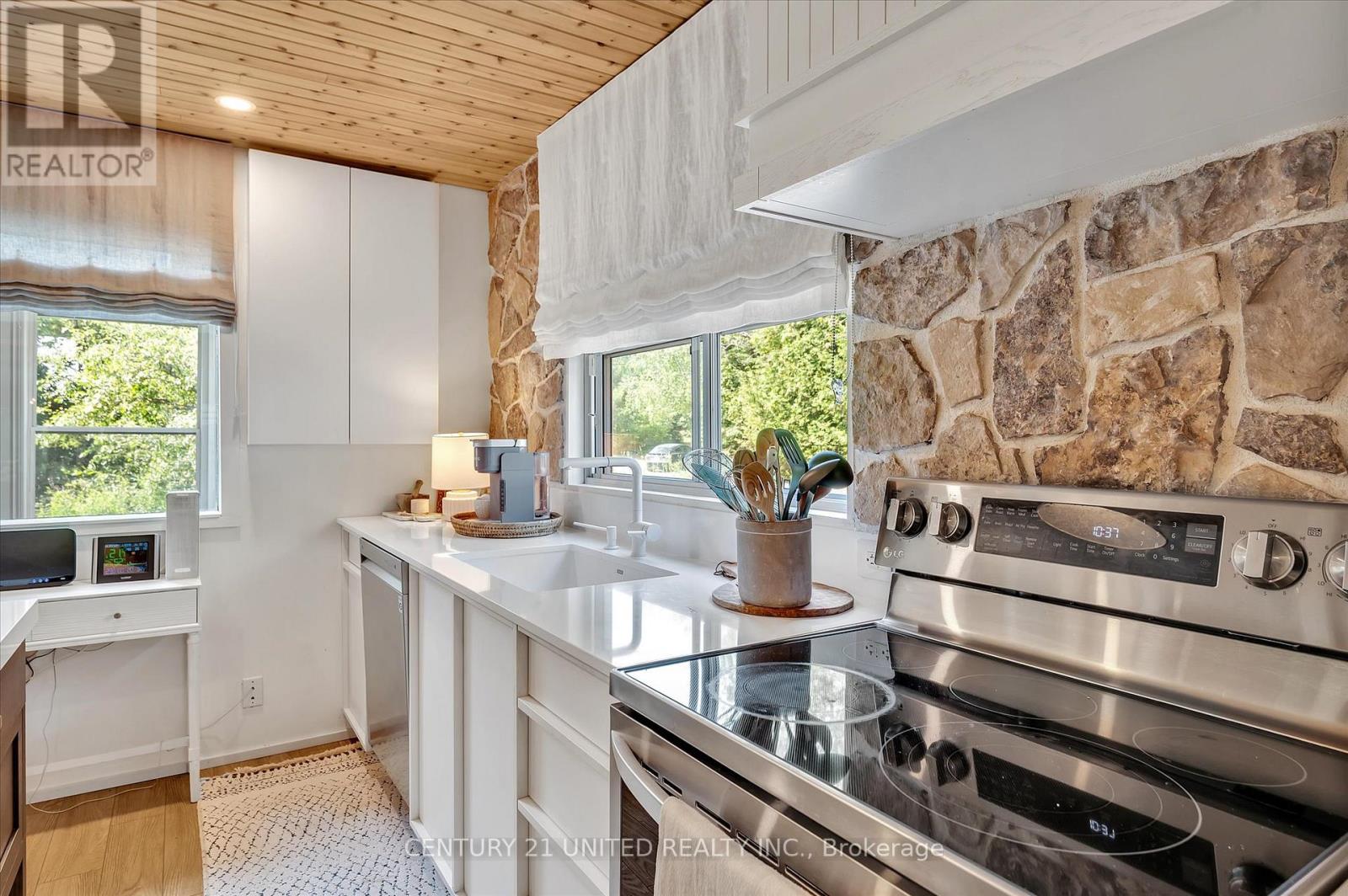 281-A Glory Road, Hastings Highlands, Ontario  K0L 1C0 - Photo 6 - X12260579