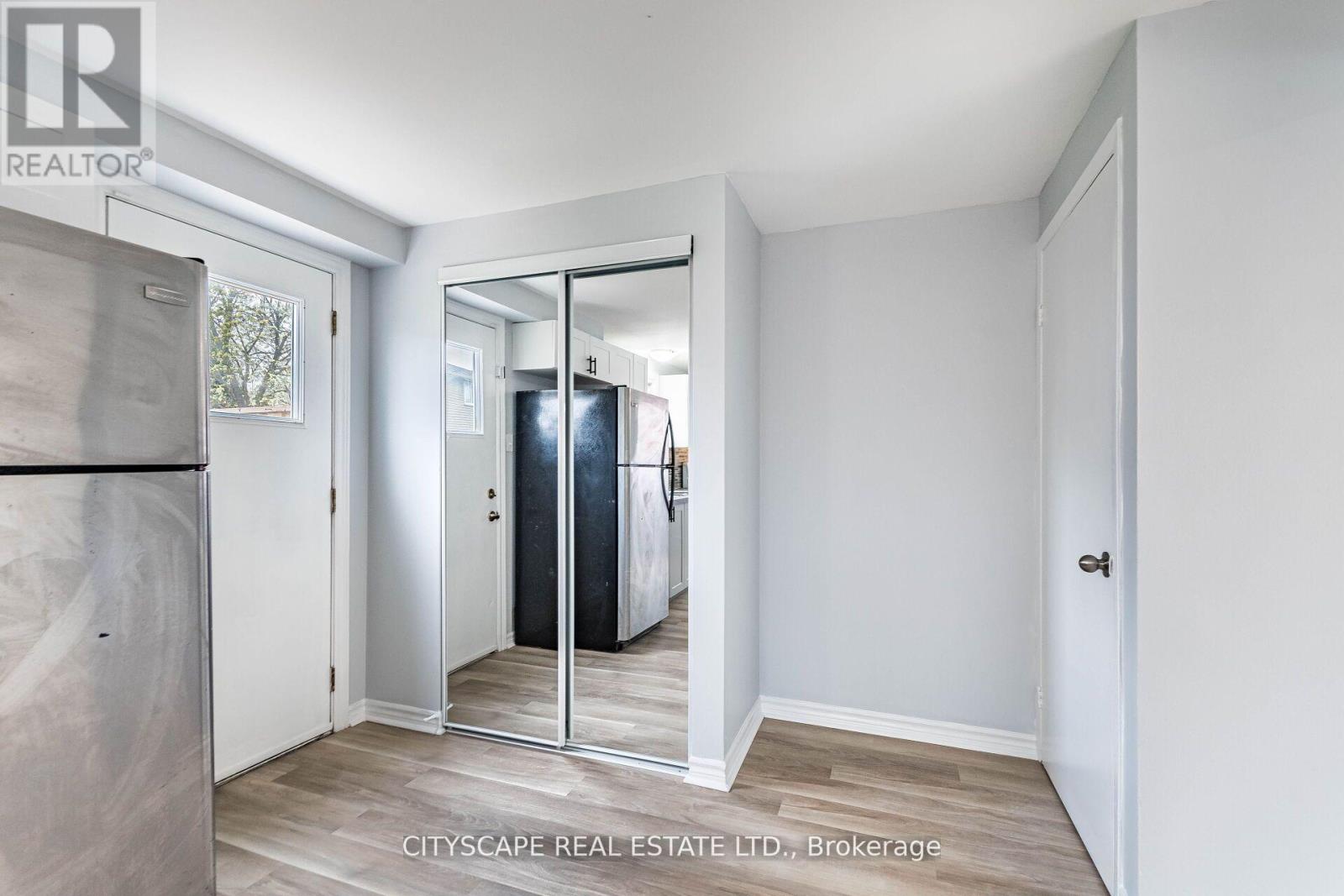 8 - 20 Mayfield Avenue, Waterloo, Ontario  N2J 4M5 - Photo 19 - X12300438
