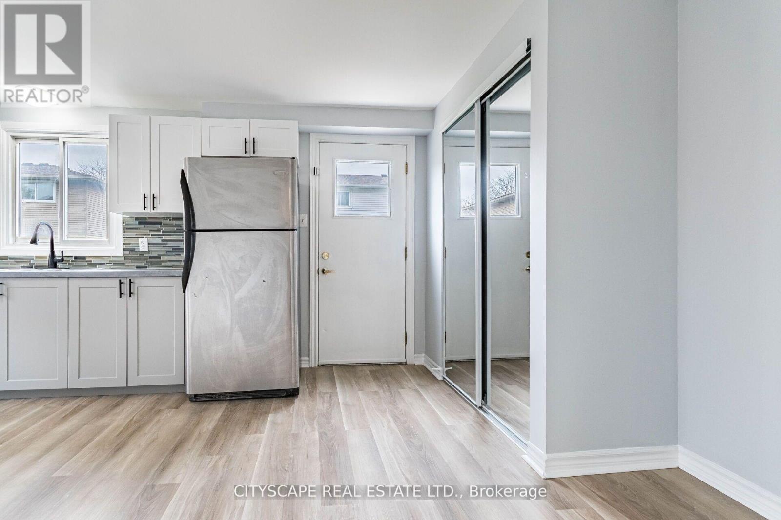 8 - 20 Mayfield Avenue, Waterloo, Ontario  N2J 4M5 - Photo 20 - X12300438