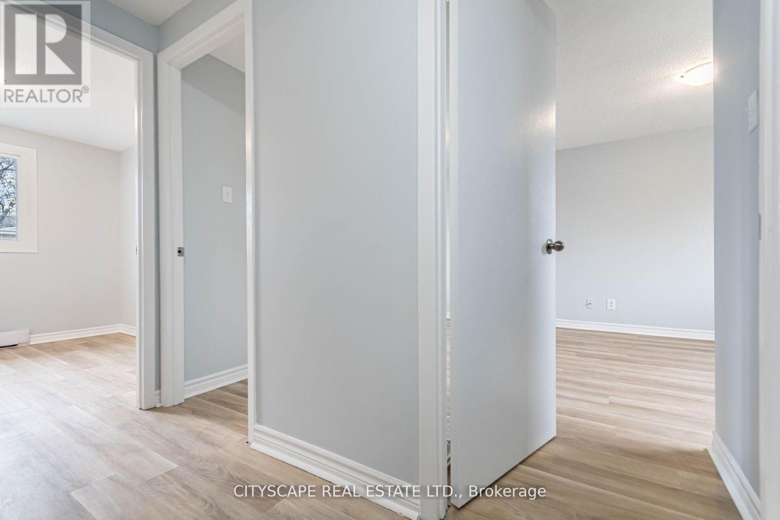 8 - 20 Mayfield Avenue, Waterloo, Ontario  N2J 4M5 - Photo 24 - X12300438