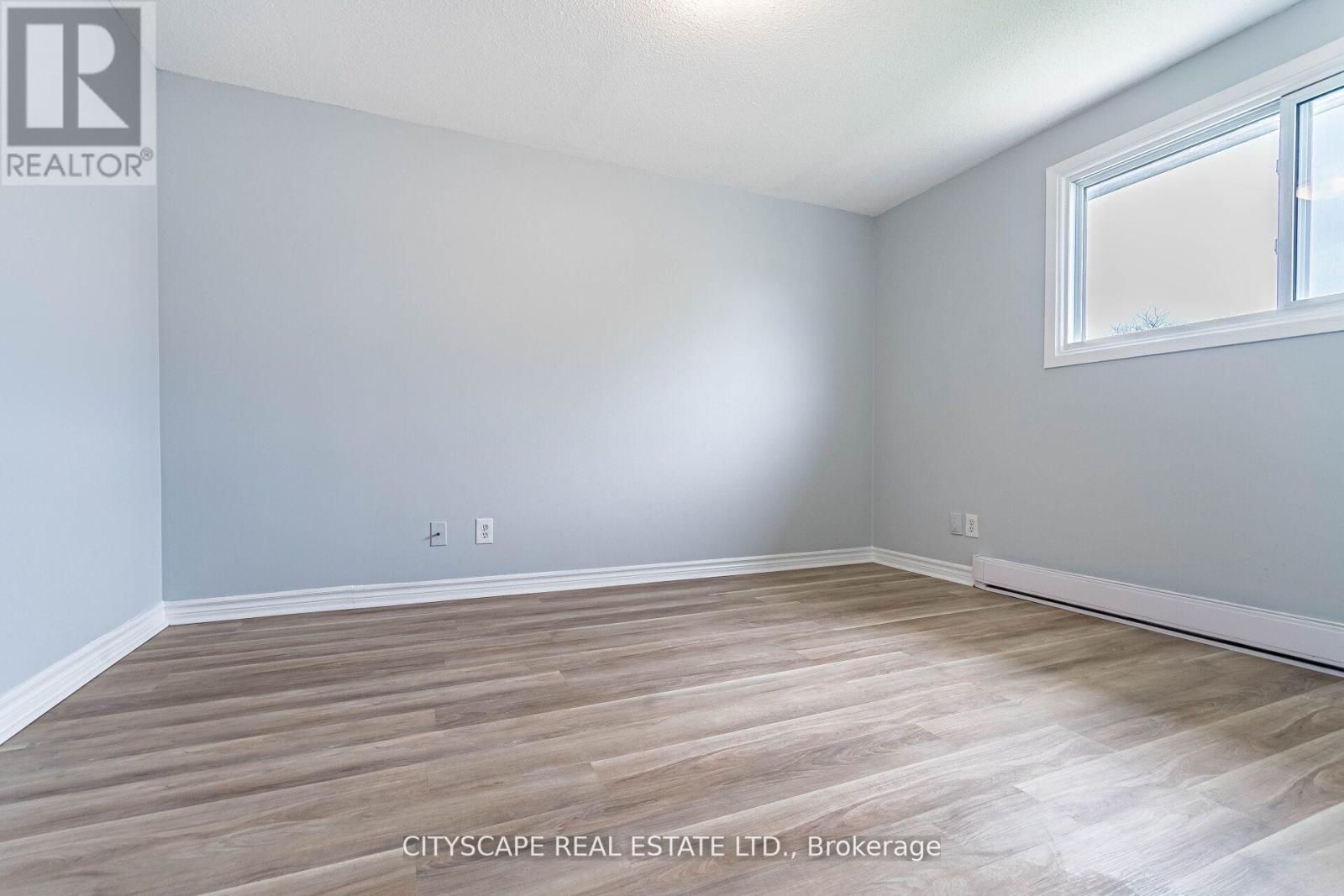 8 - 20 Mayfield Avenue, Waterloo, Ontario  N2J 4M5 - Photo 25 - X12300438