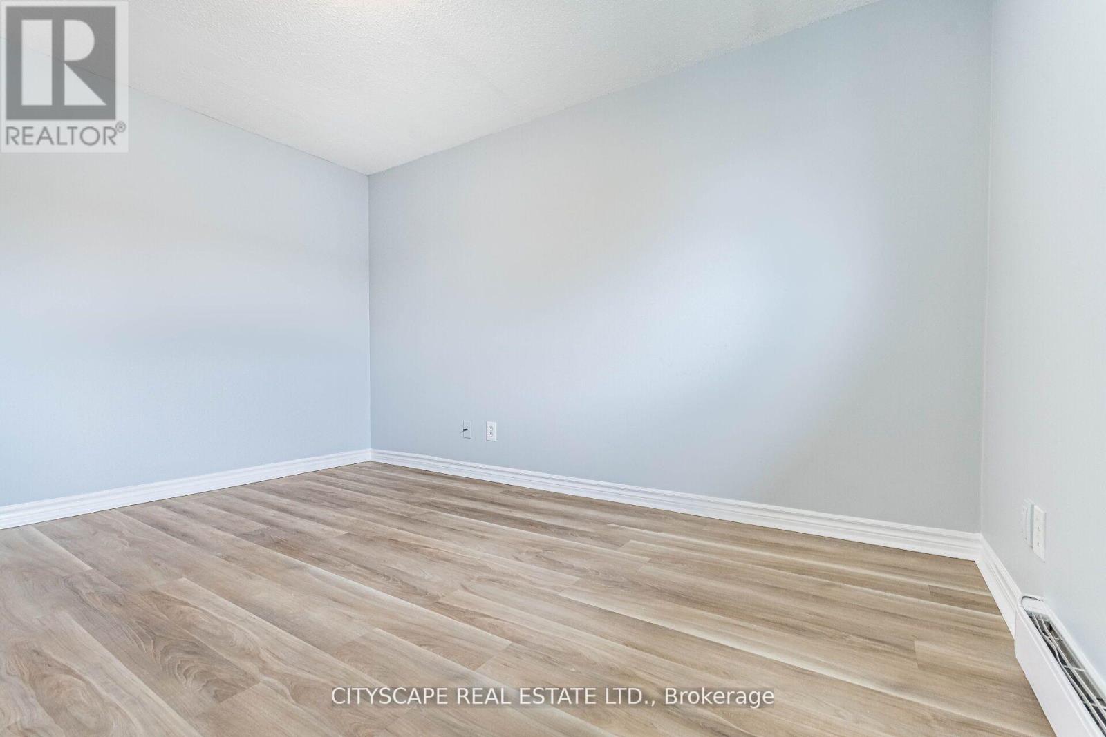 8 - 20 Mayfield Avenue, Waterloo, Ontario  N2J 4M5 - Photo 29 - X12300438