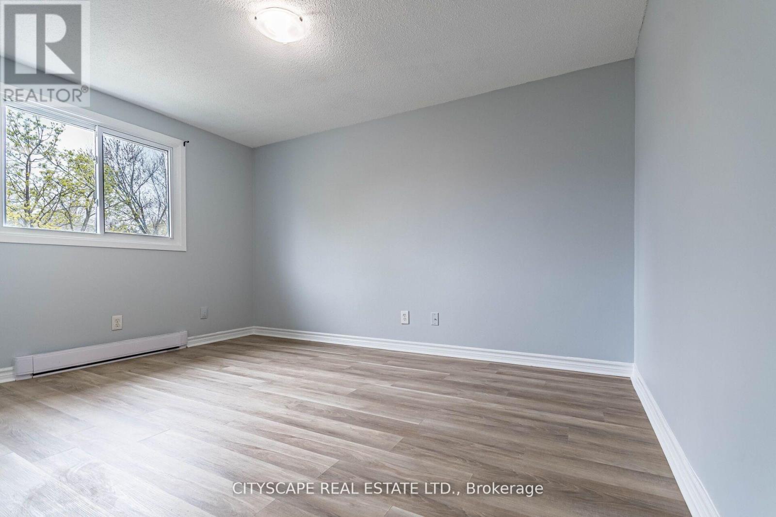 8 - 20 Mayfield Avenue, Waterloo, Ontario  N2J 4M5 - Photo 34 - X12300438
