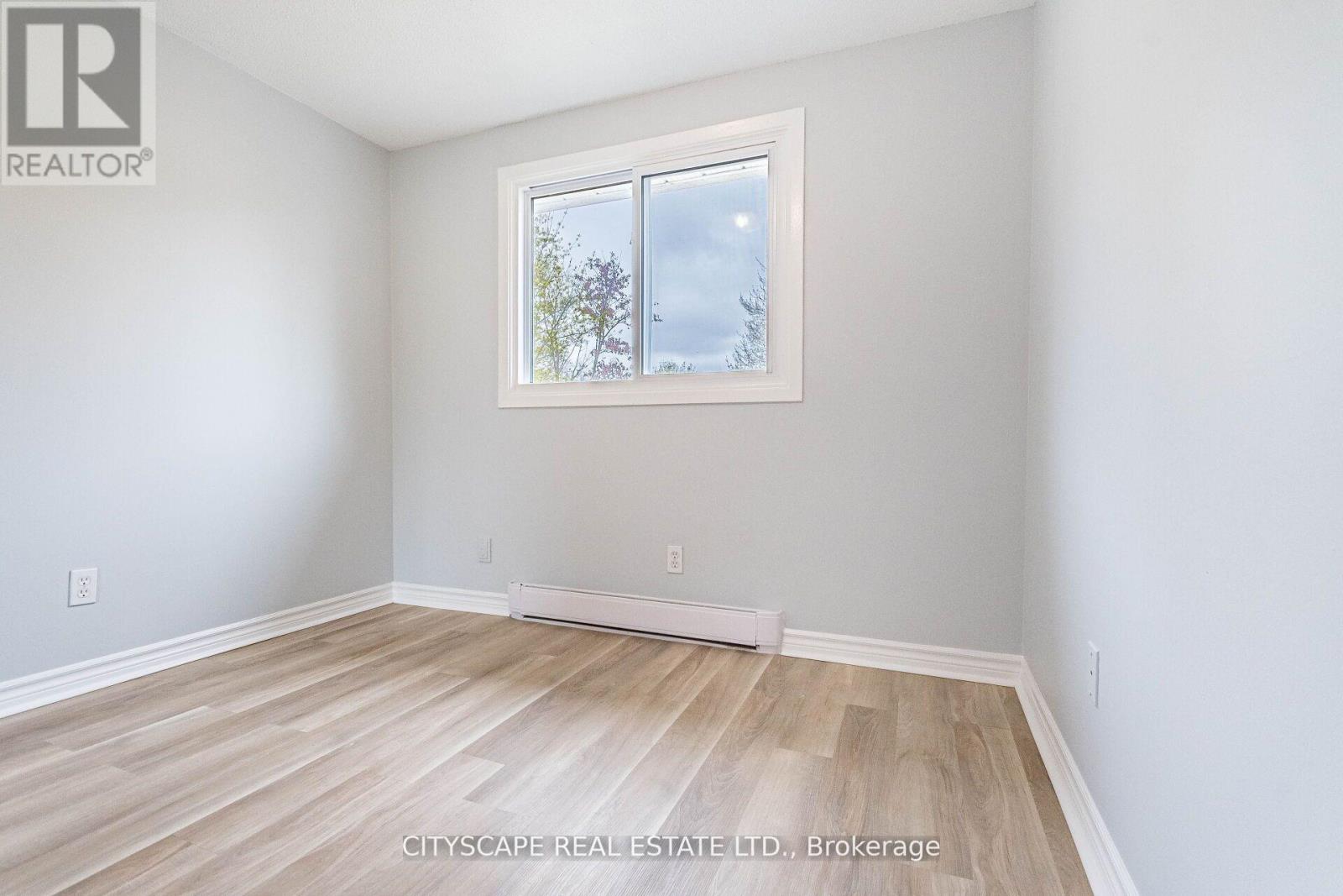 8 - 20 Mayfield Avenue, Waterloo, Ontario  N2J 4M5 - Photo 43 - X12300438
