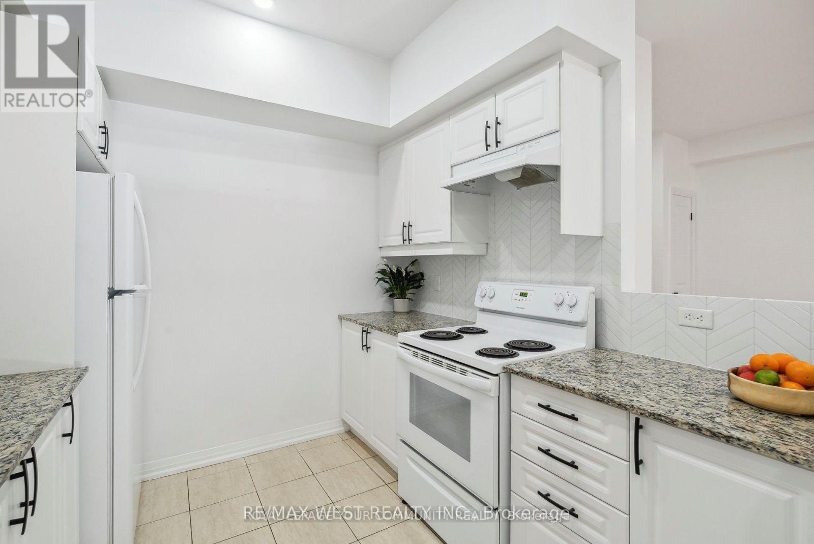 506 - 304 Essa Road, Barrie (Ardagh), Ontario  L9J 0H3 - Photo 7 - S12299313