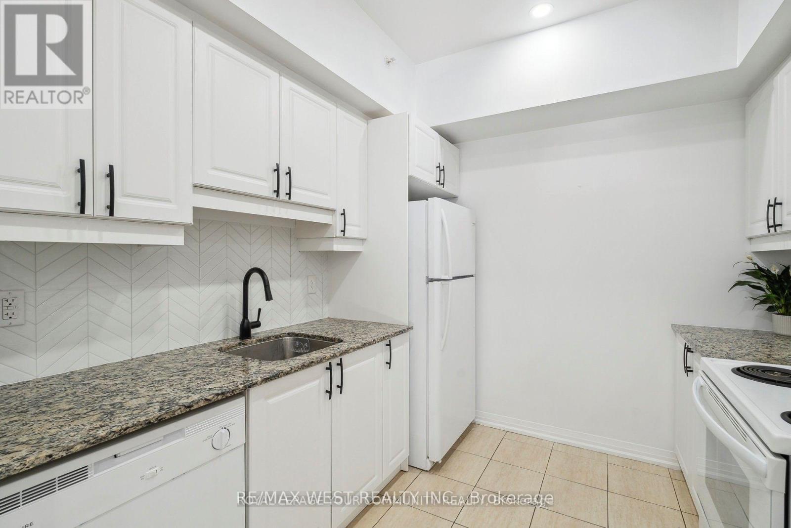 506 - 304 Essa Road, Barrie (Ardagh), Ontario  L9J 0H3 - Photo 8 - S12299313