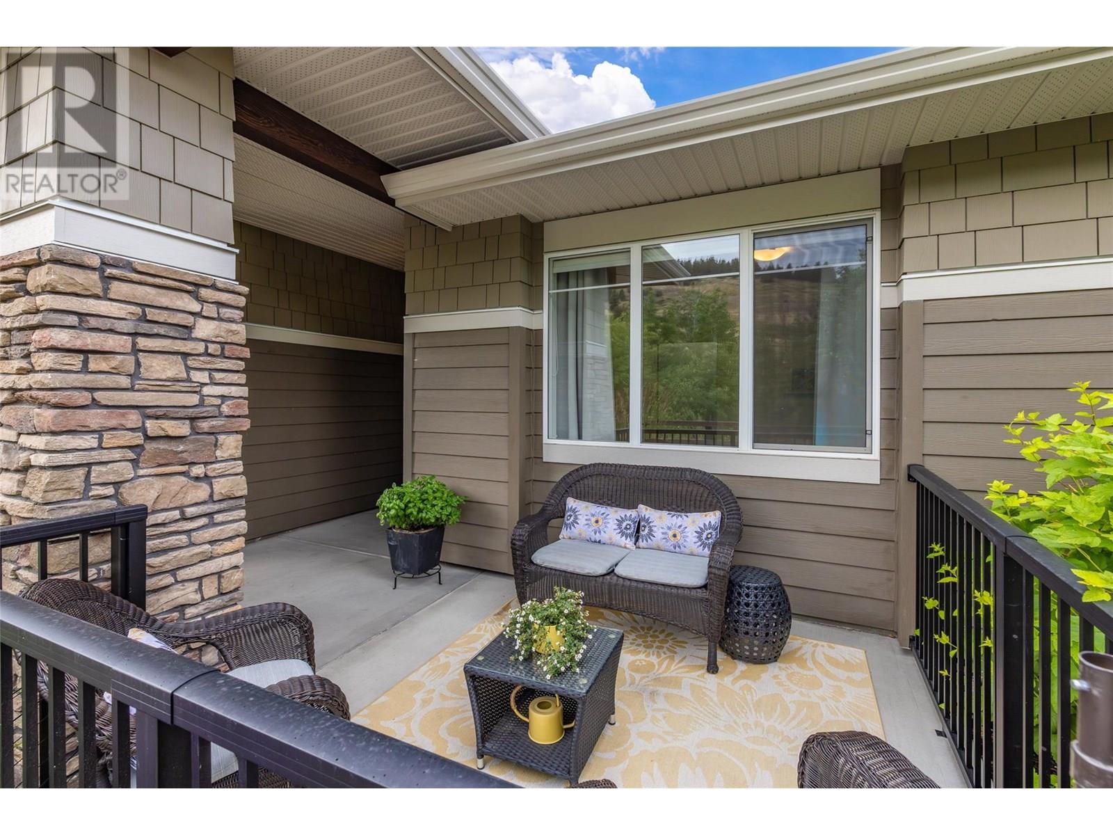 1590 Winter Lane, Kelowna, British Columbia  V1P 1T2 - Photo 3 - 10356584