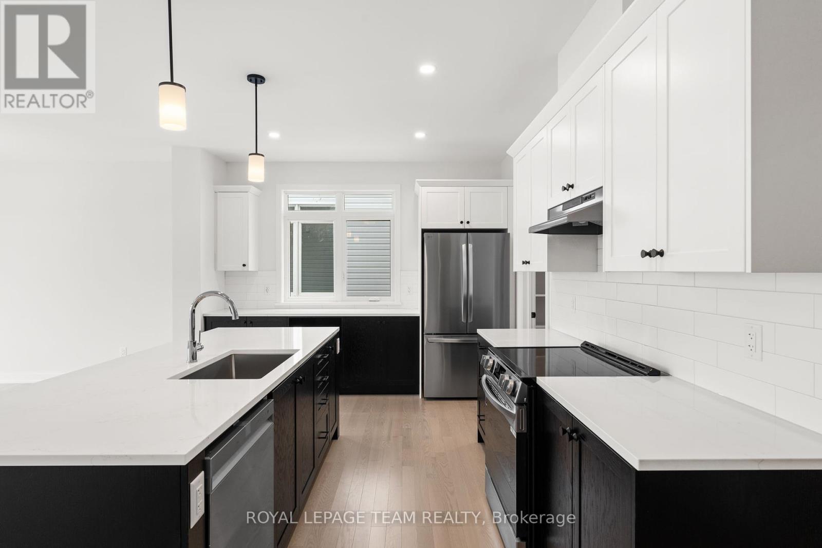 1017 Moore Street, Brockville, Ontario  K6V 7N1 - Photo 10 - X12300638