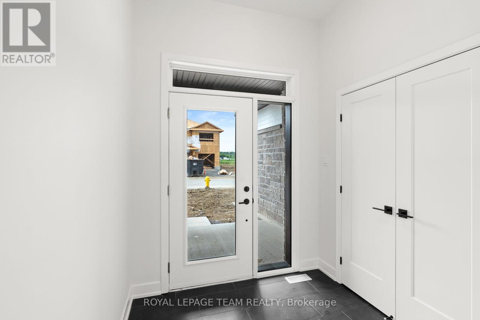 Property at 1017 MOORE STREET image 4