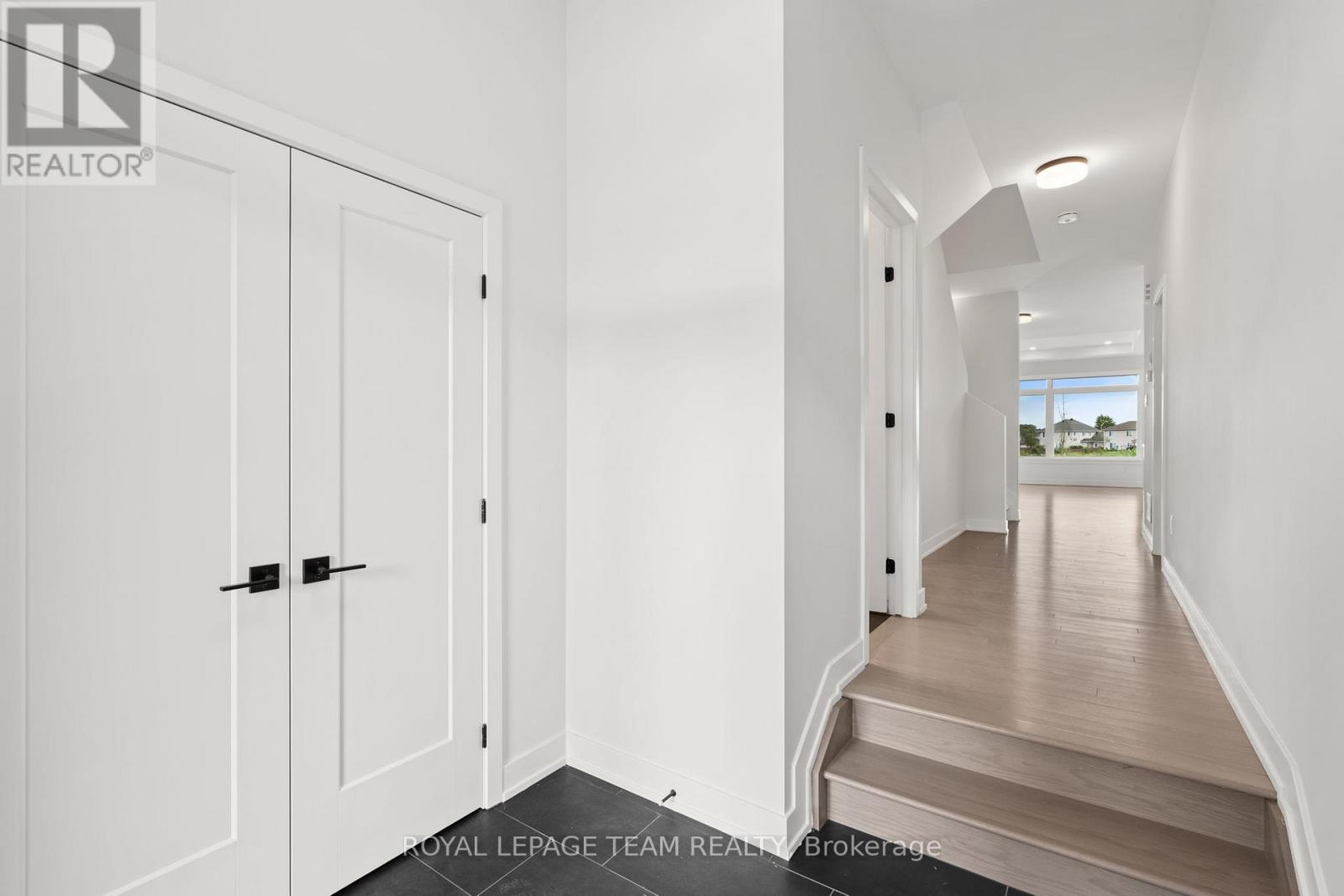 Property at 1017 MOORE STREET image 5