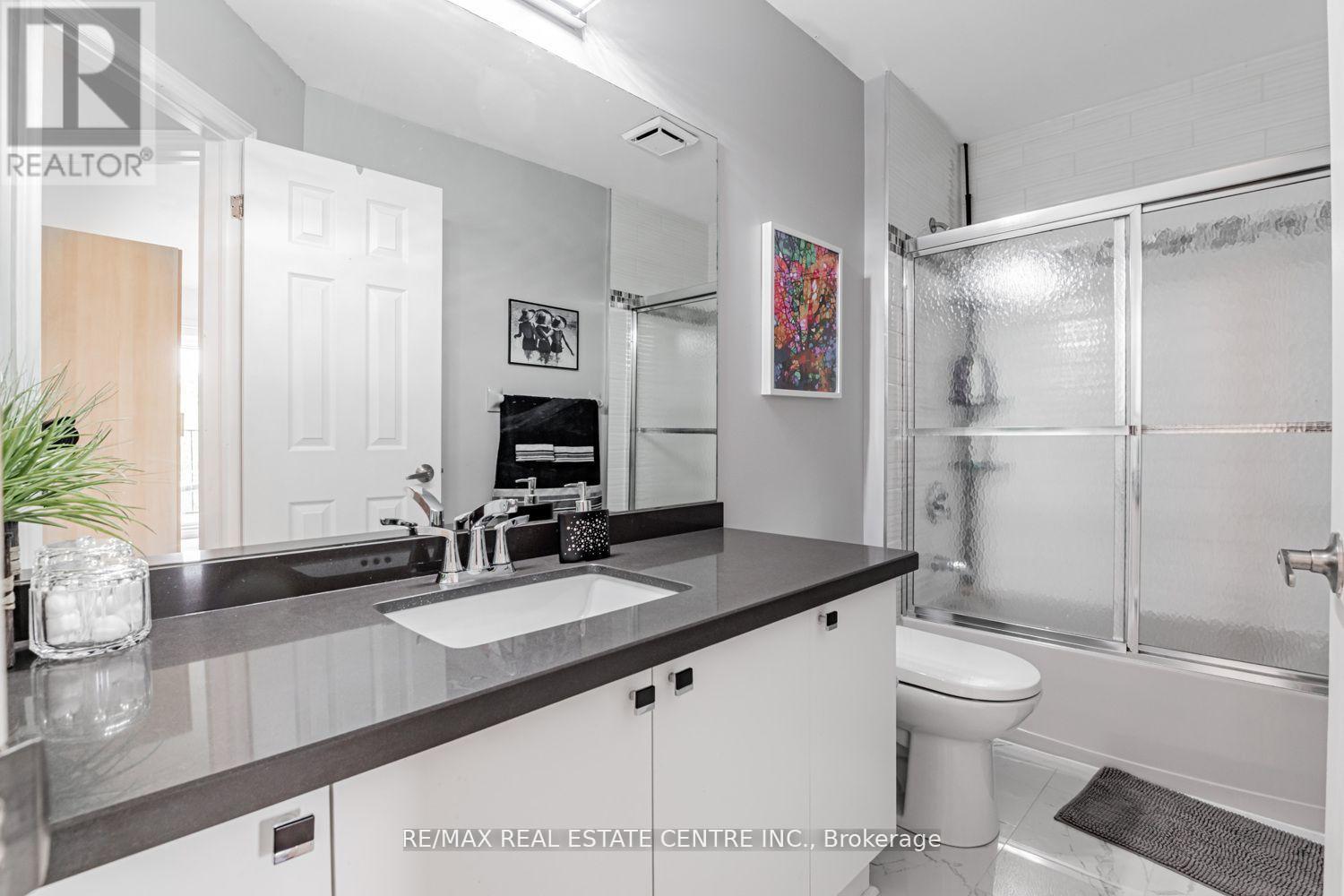 15 Rockingham Court, Markham, Ontario  L3T 7R8 - Photo 22 - N12300497
