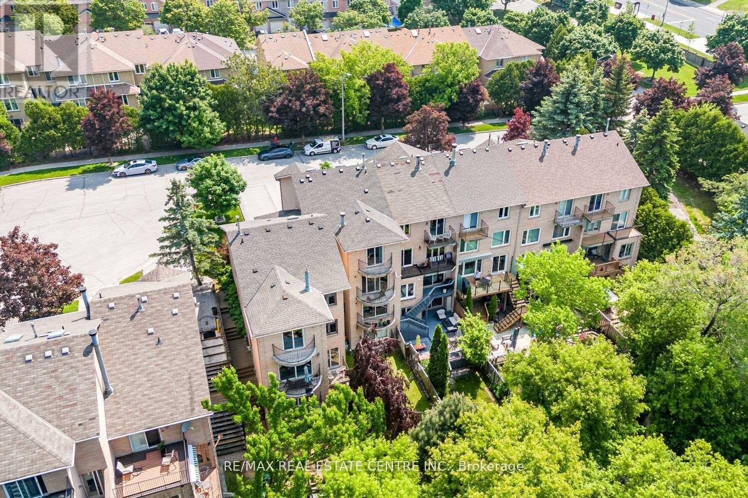 15 Rockingham Court, Markham, Ontario  L3T 7R8 - Photo 32 - N12300497
