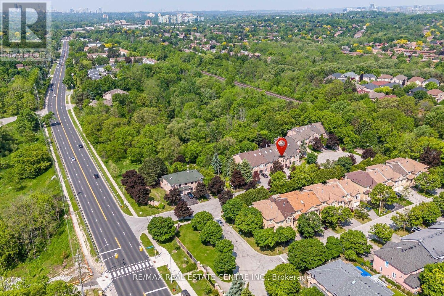 15 Rockingham Court, Markham, Ontario  L3T 7R8 - Photo 36 - N12300497