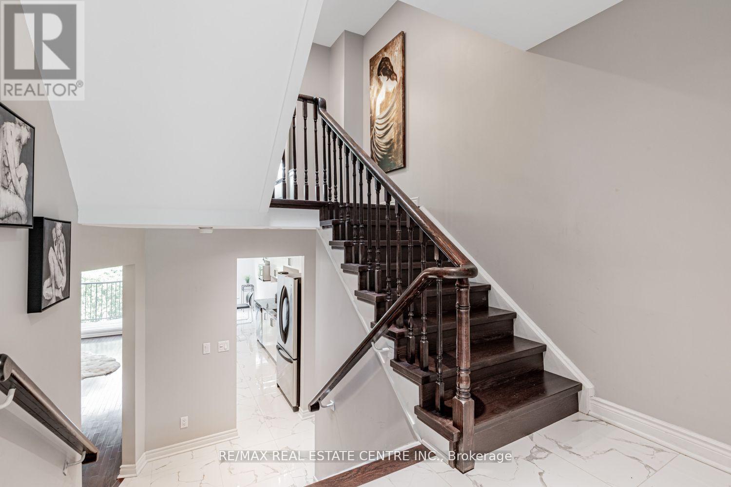 Property at 15 ROCKINGHAM COURT image 4