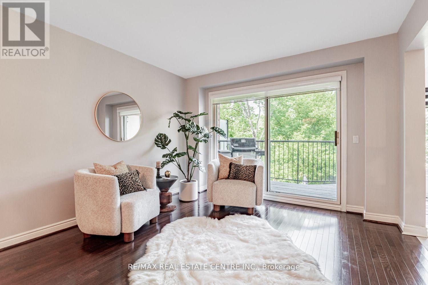 15 Rockingham Court, Markham, Ontario  L3T 7R8 - Photo 6 - N12300497
