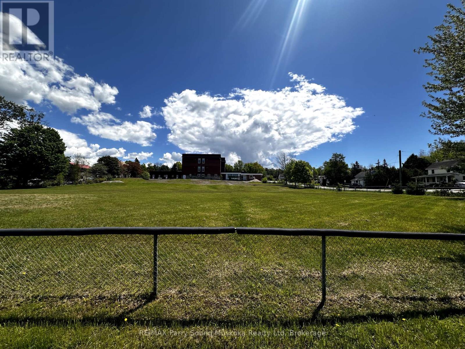 LOT 33 - LOT 33 BEAVER STREET W, Parry Sound, Ontario