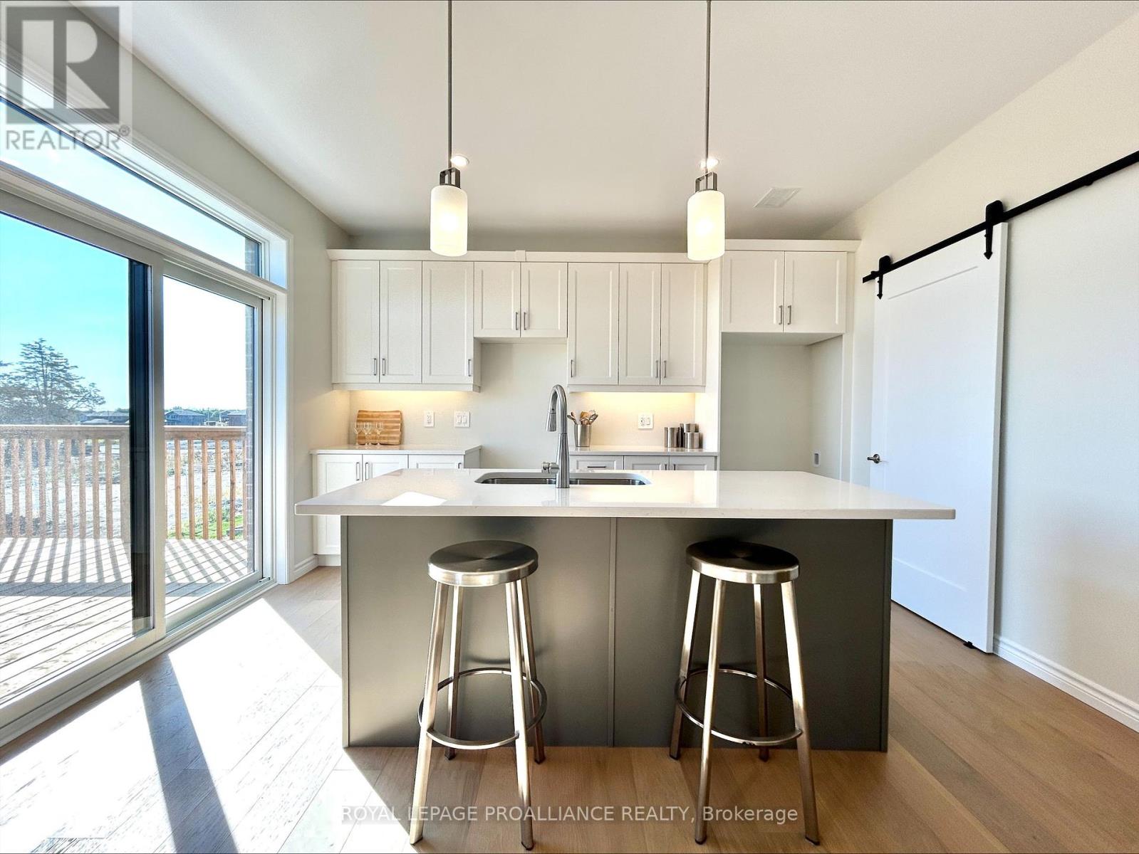 14 Peace River Street, Belleville, Ontario  K8N 0V6 - Photo 11 - X12300624