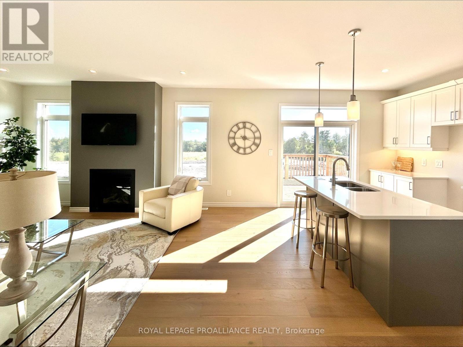 14 Peace River Street, Belleville, Ontario  K8N 0V6 - Photo 7 - X12300624