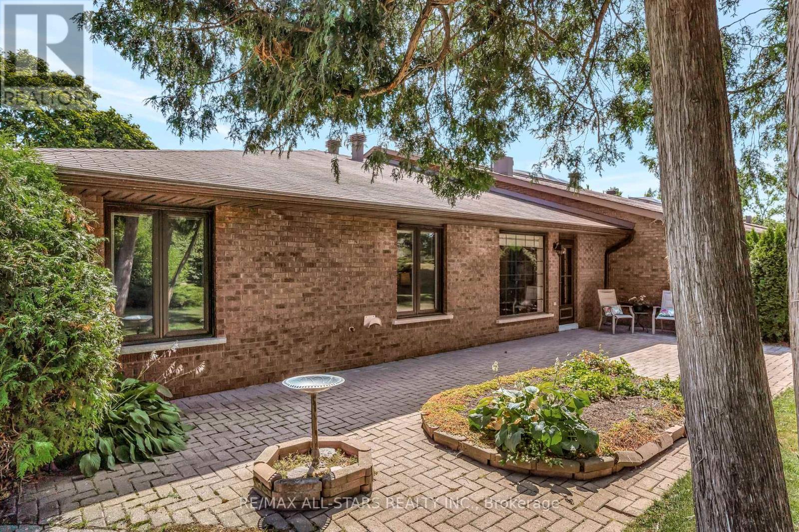 101 - 200 East Street S, Kawartha Lakes, Ontario  K0M 1A0 - Photo 4 - X12300631