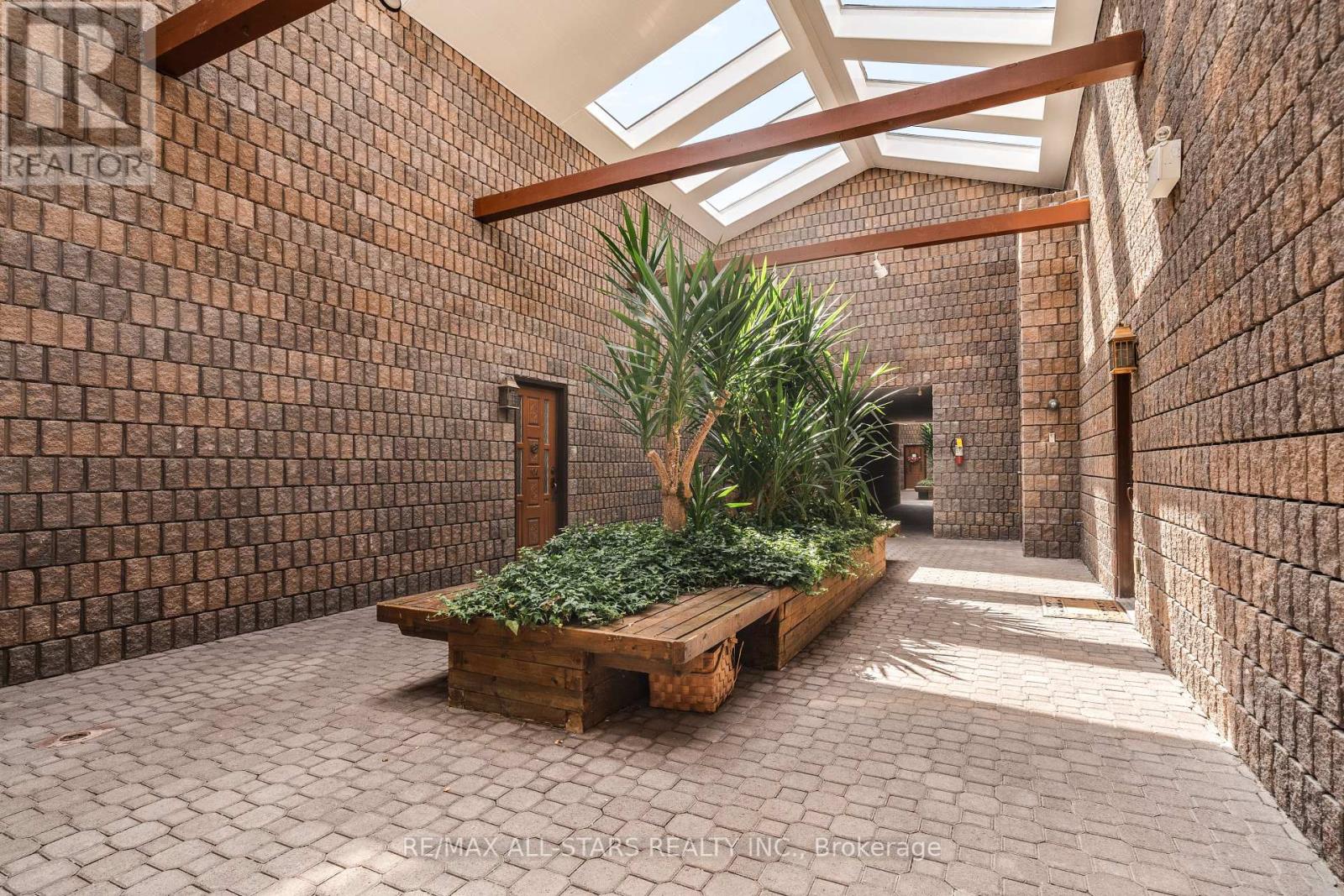 101 - 200 East Street S, Kawartha Lakes, Ontario  K0M 1A0 - Photo 9 - X12300631