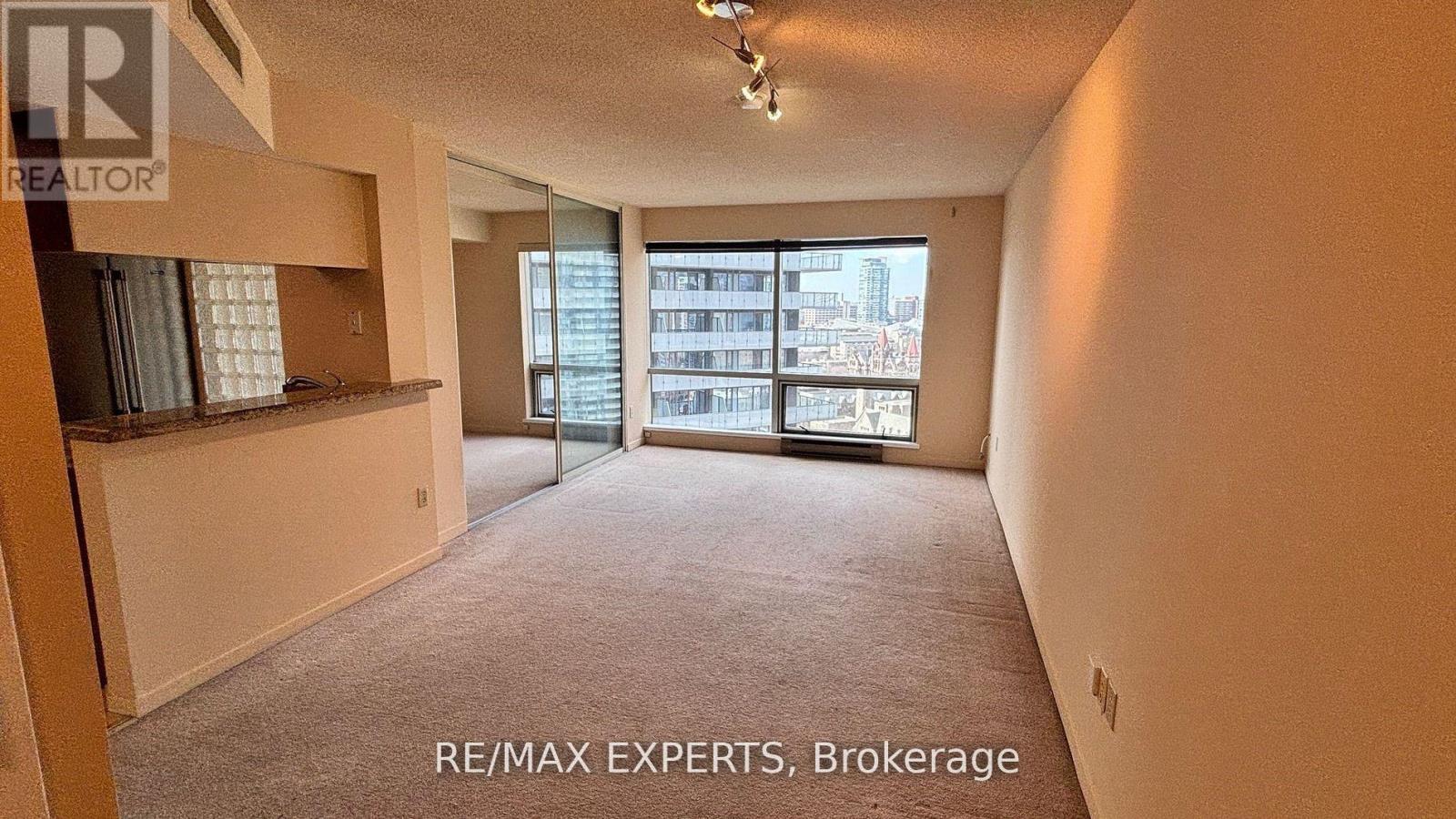 2116 - 1001 BAY STREET, Toronto, Ontario