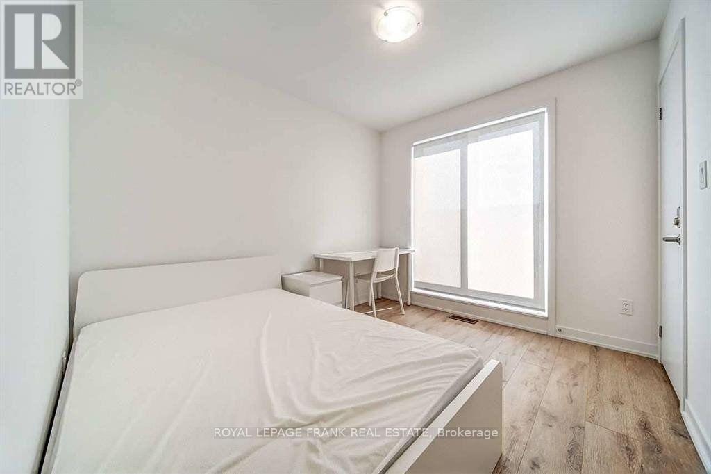 Property at 8 - 1720 SIMCOE STREET N image 5
