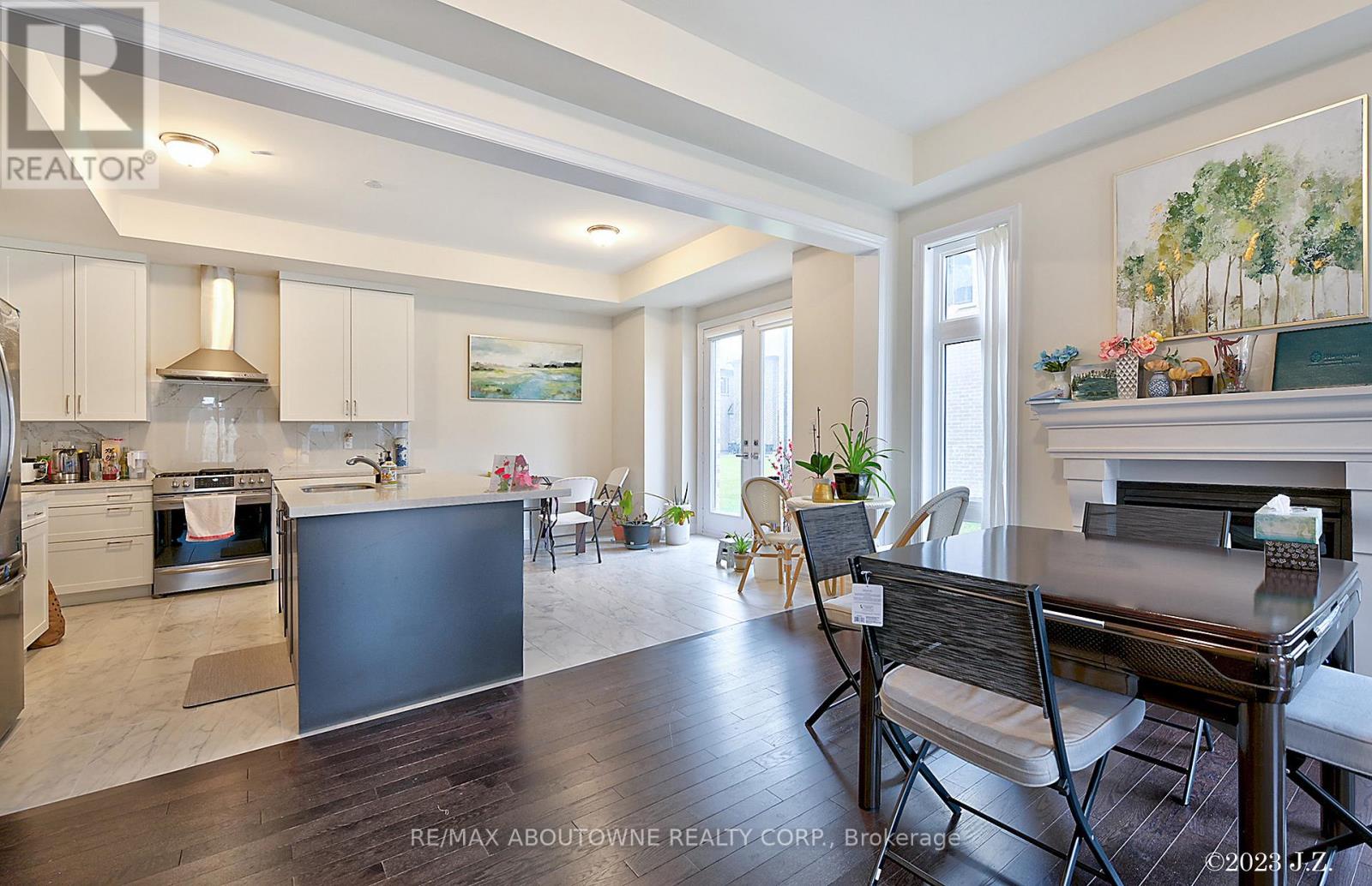 Unit 1 - 1197 Stag Hollow, Oakville, Ontario  L6M 4G3 - Photo 3 - W12300565