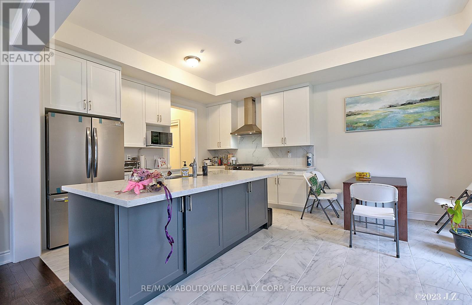 Unit 1 - 1197 Stag Hollow, Oakville, Ontario  L6M 4G3 - Photo 5 - W12300565