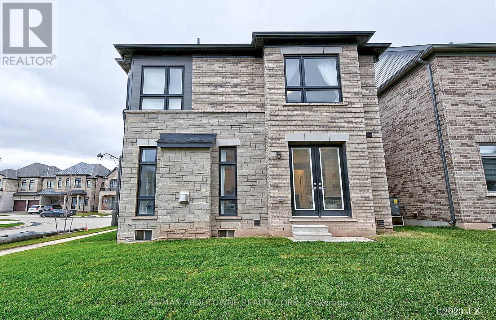 Unit 1 - 1197 Stag Hollow, Oakville, Ontario  L6M 4G3 - Photo 9 - W12300565
