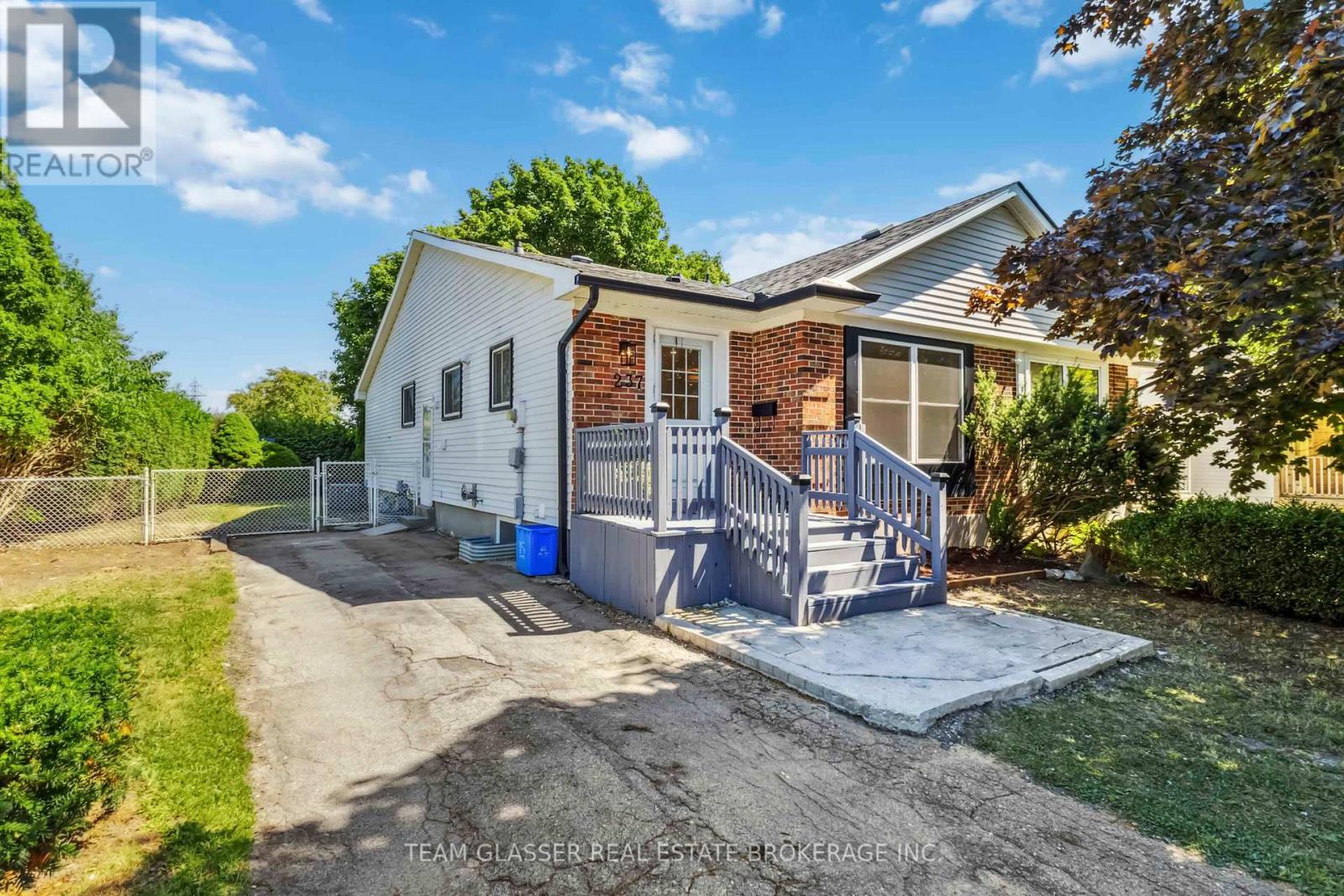 237 Banbury Road, London South, Ontario  N5Z 4M1 - Photo 3 - X12300752