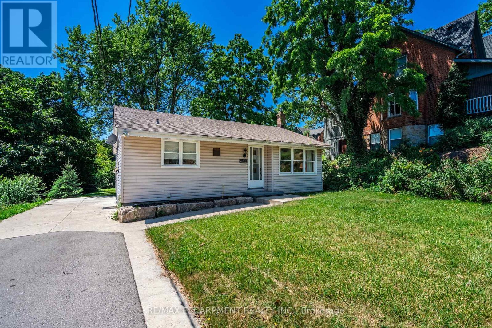Property at 70 FLAMBORO STREET image 3
