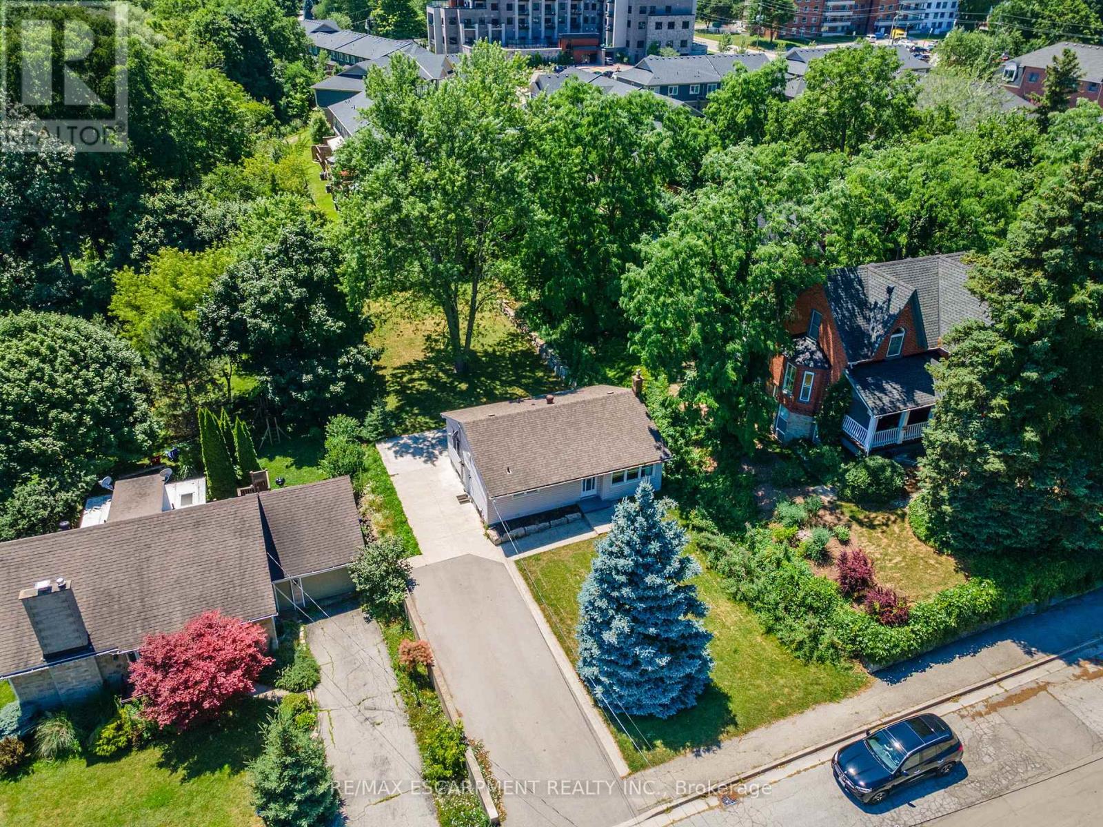 Property at 70 FLAMBORO STREET image 4