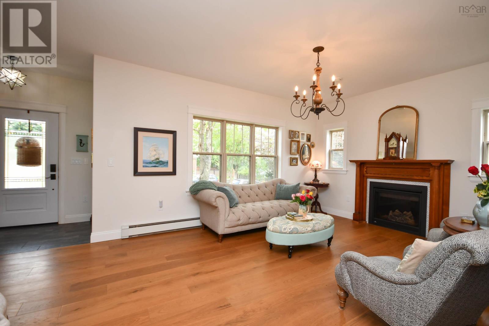 Property at 7 Crichton Park Road image 2