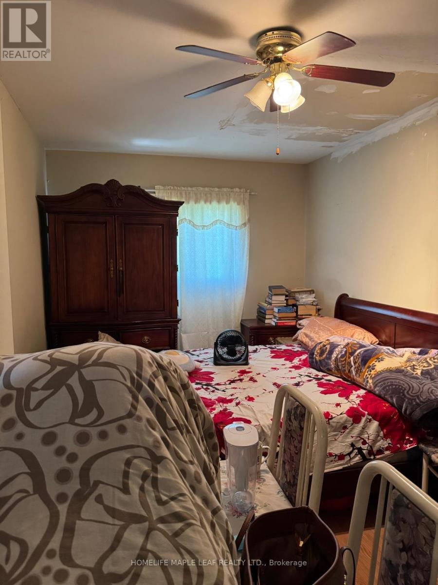 1676 Eglinton Avenue W, Toronto, Ontario  M6E 2H5 - Photo 10 - W12295935