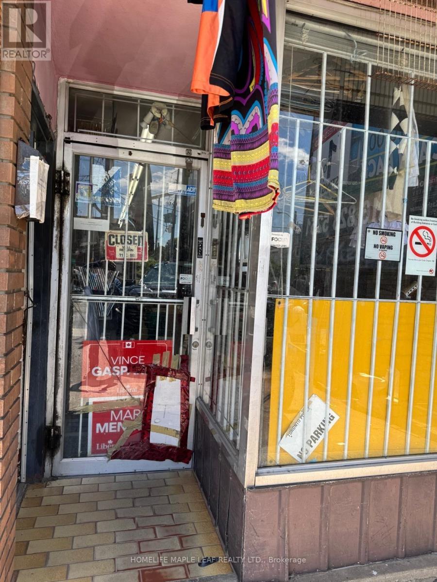1676 Eglinton Avenue W, Toronto, Ontario  M6E 2H5 - Photo 17 - W12295935