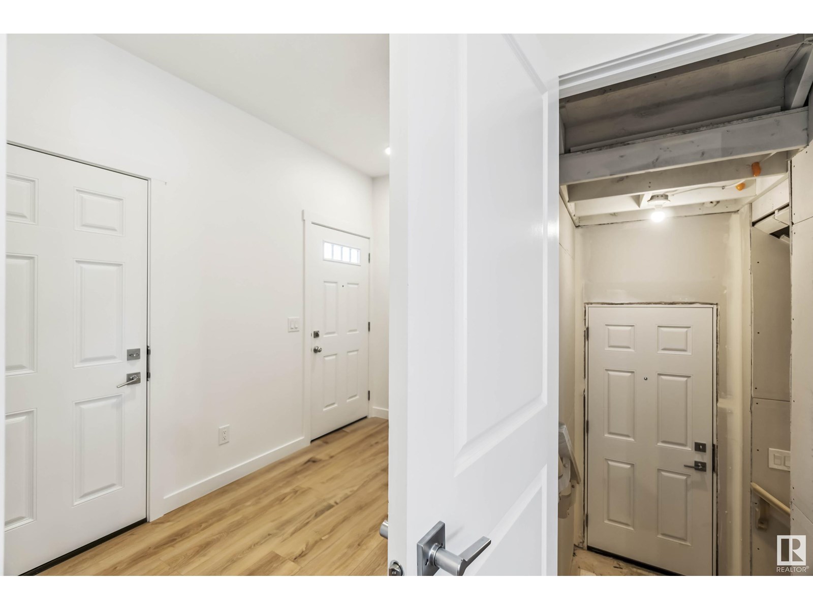 Property at 18 SPRINGBROOK WD image 3